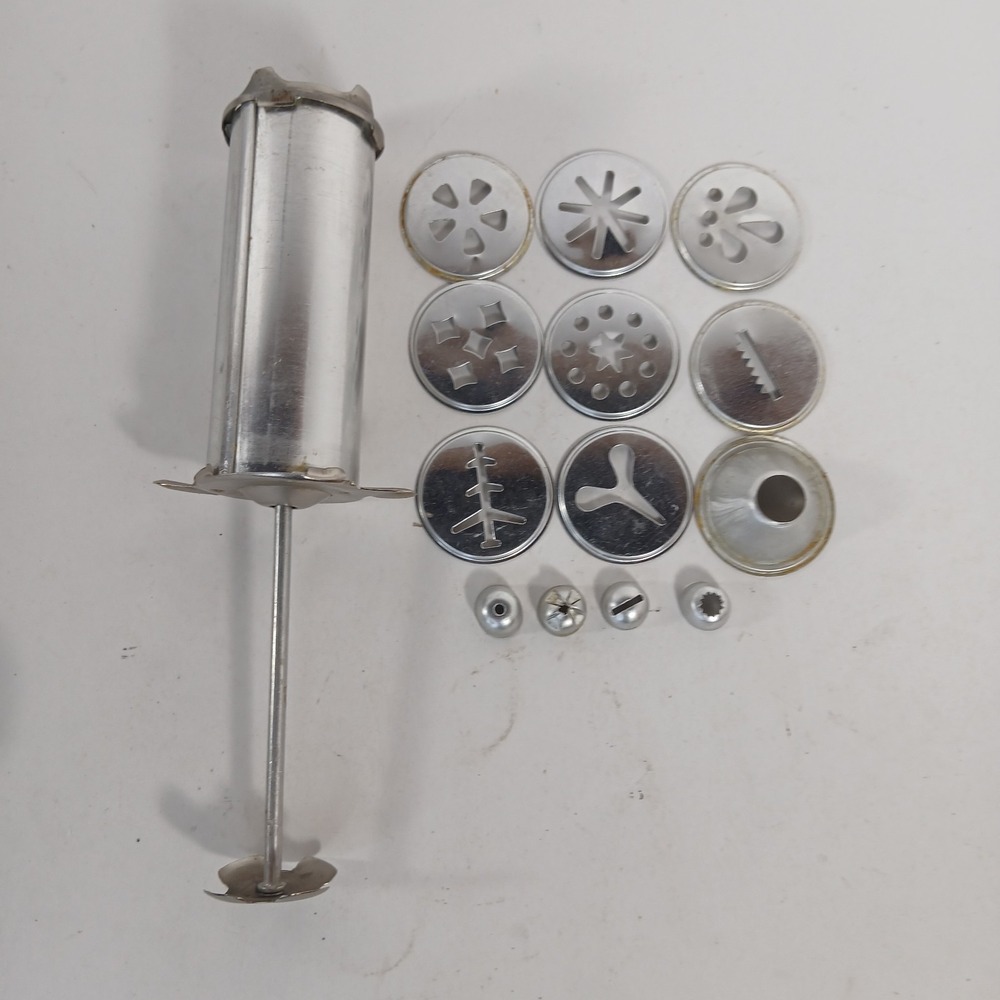 Vtg Combination Cookie And Cake Decorating Press Set Aluminum Baking Christmas